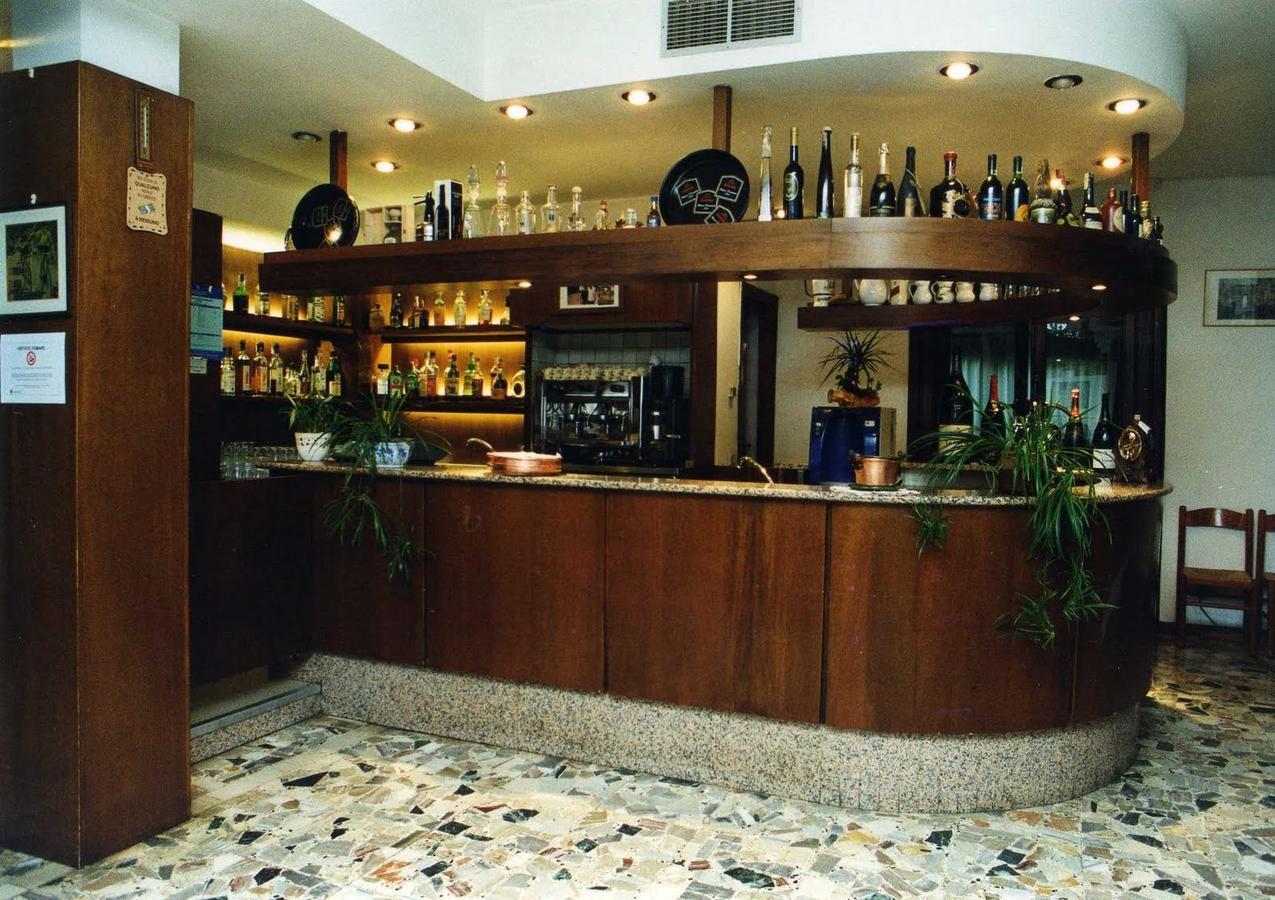 Ristorante Primula Bianca Hotel วาร์ซี ภายนอก รูปภาพ